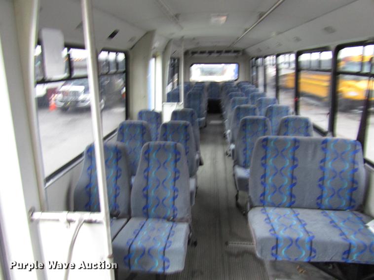 image for item DF7833 2005 Freightliner MB55 Champion shuttle bus