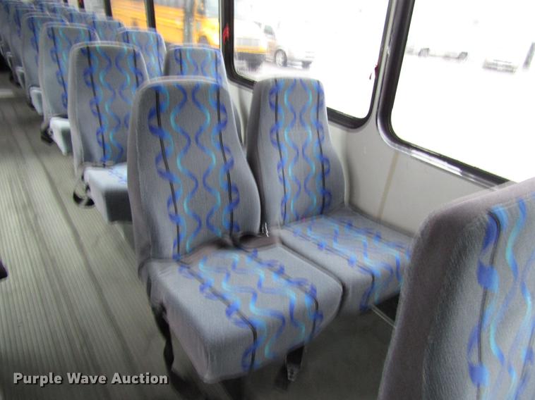 image for item DF7833 2005 Freightliner MB55 Champion shuttle bus