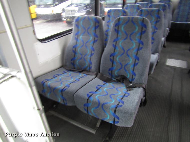 image for item DF7833 2005 Freightliner MB55 Champion shuttle bus