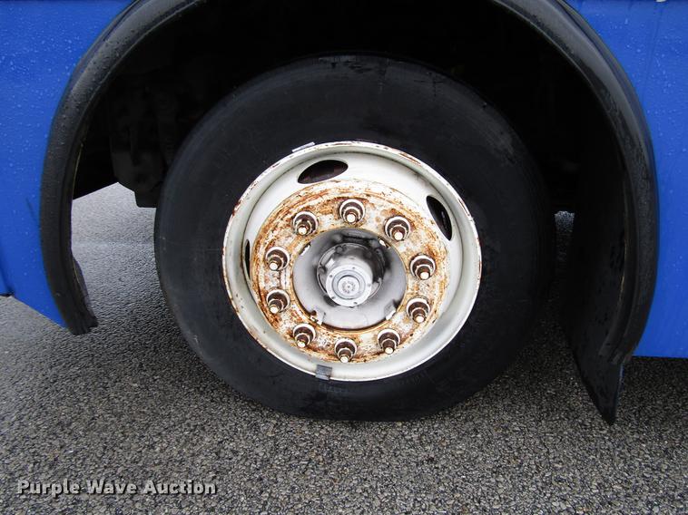 image for item DF7833 2005 Freightliner MB55 Champion shuttle bus