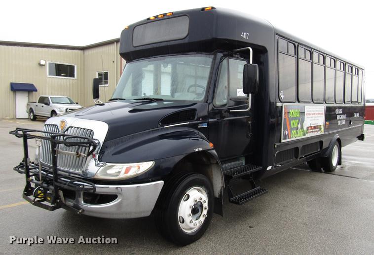 image for item DF7834 2013 International PC505 shuttle bus