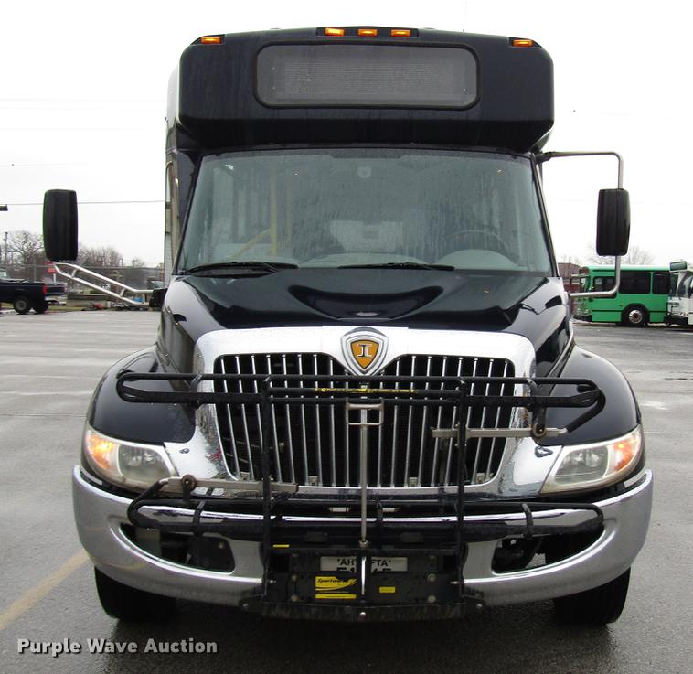 image for item DF7834 2013 International PC505 shuttle bus