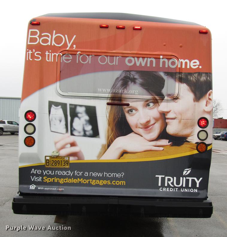 image for item DF7834 2013 International PC505 shuttle bus