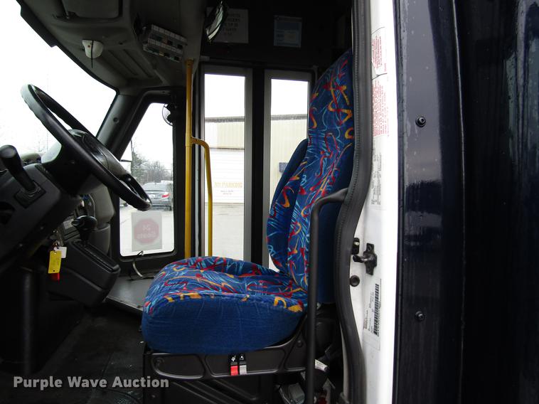 image for item DF7834 2013 International PC505 shuttle bus