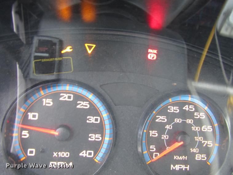 image for item DF7834 2013 International PC505 shuttle bus