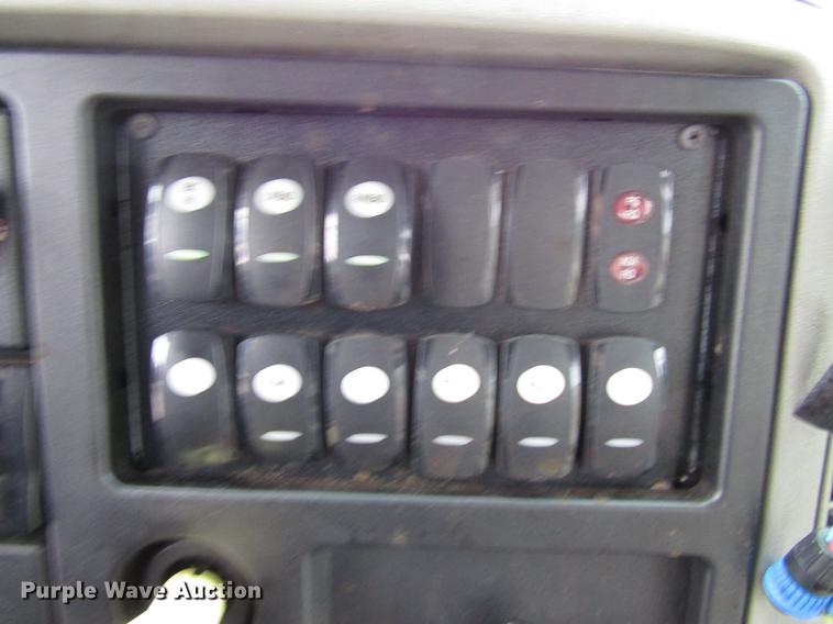 image for item DF7834 2013 International PC505 shuttle bus