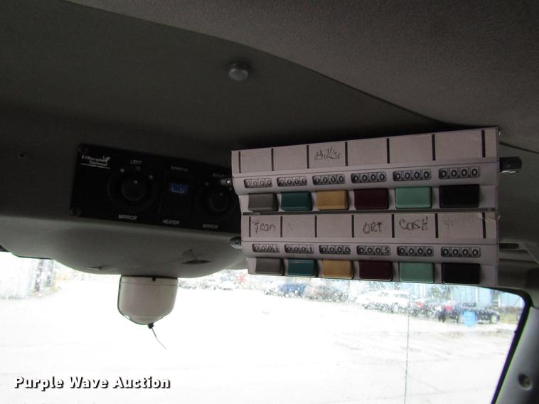 image for item DF7834 2013 International PC505 shuttle bus