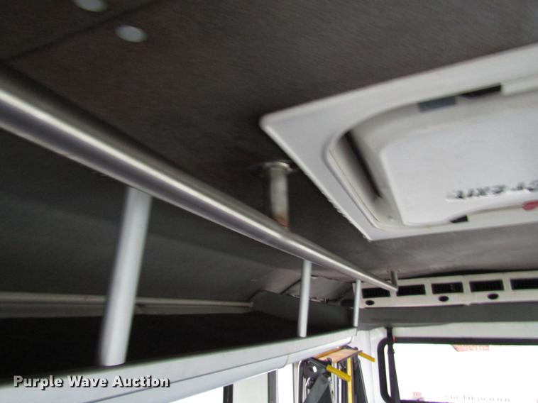 image for item DF7834 2013 International PC505 shuttle bus