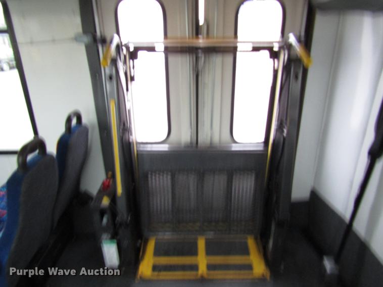 image for item DF7834 2013 International PC505 shuttle bus