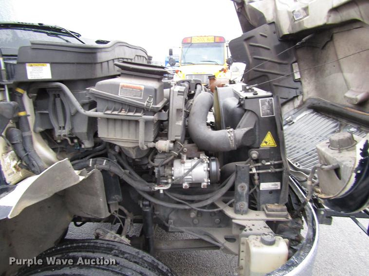 image for item DF7834 2013 International PC505 shuttle bus