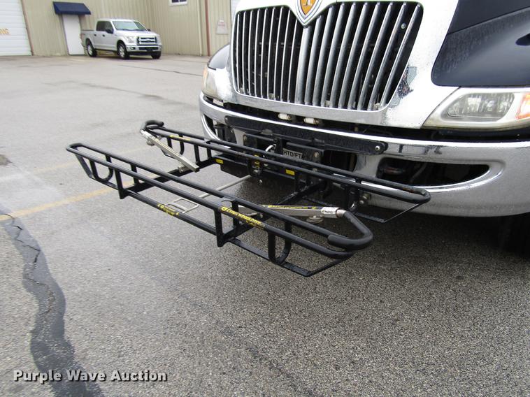 image for item DF7834 2013 International PC505 shuttle bus