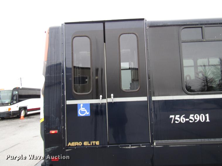 image for item DF7834 2013 International PC505 shuttle bus