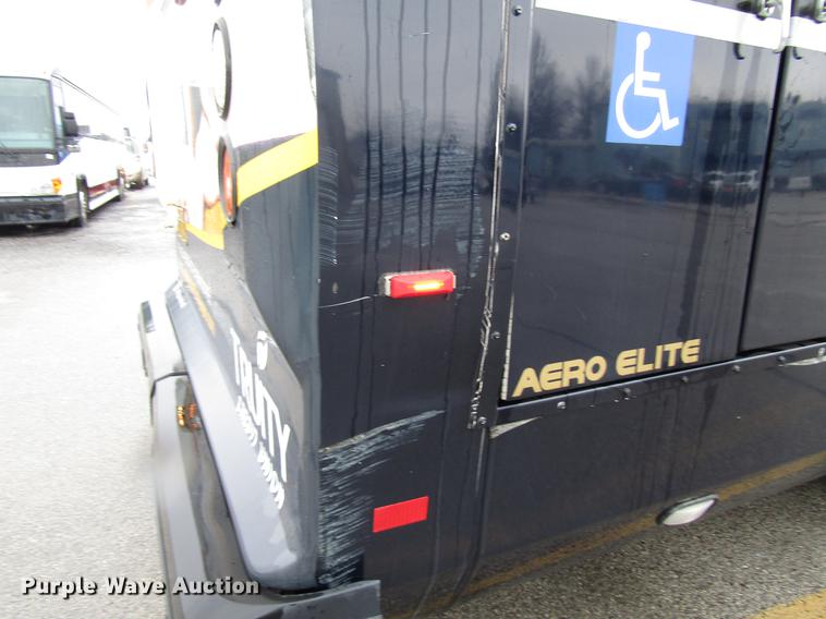 image for item DF7834 2013 International PC505 shuttle bus