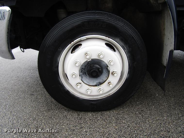 image for item DF7834 2013 International PC505 shuttle bus