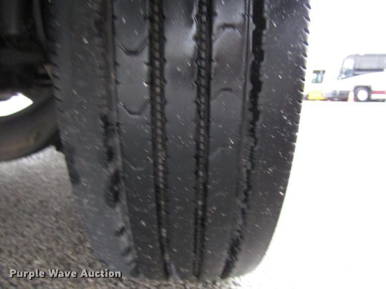 image for item DF7834 2013 International PC505 shuttle bus