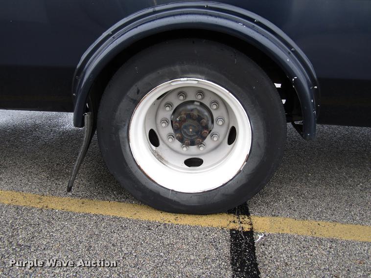 image for item DF7834 2013 International PC505 shuttle bus