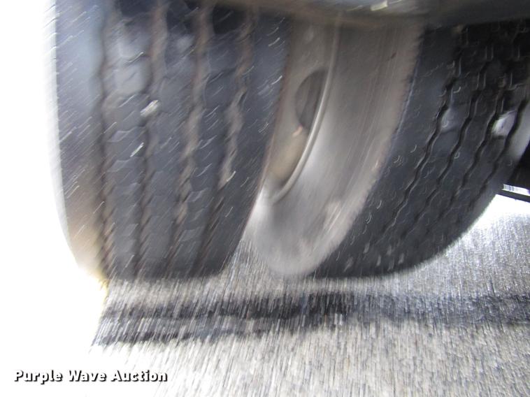 image for item DF7834 2013 International PC505 shuttle bus