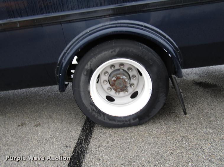 image for item DF7834 2013 International PC505 shuttle bus