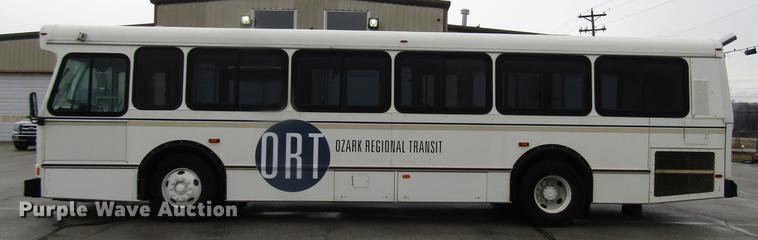 image for item DF7835 2001 Orion shuttle bus