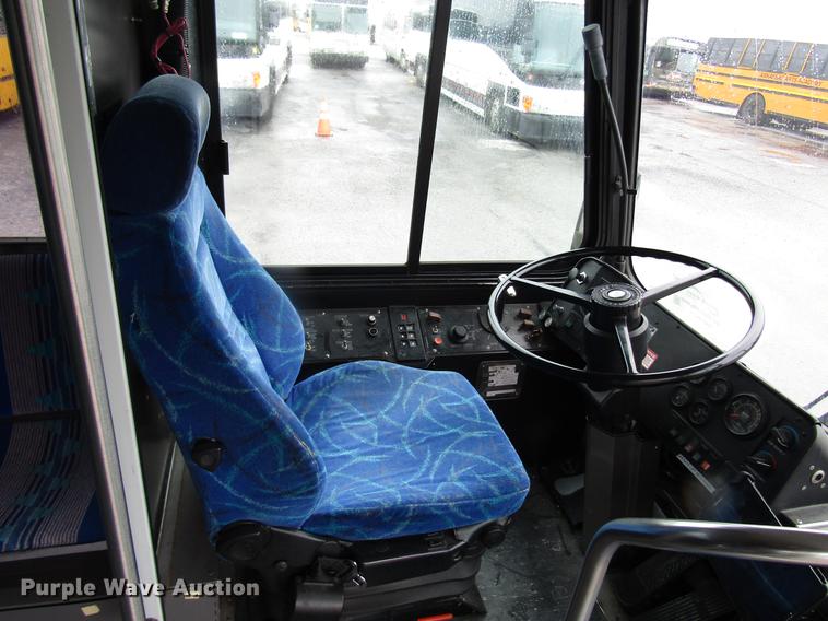 image for item DF7835 2001 Orion shuttle bus