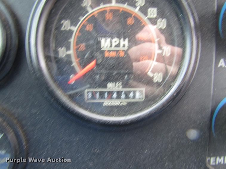 image for item DF7835 2001 Orion shuttle bus