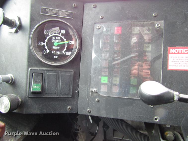 image for item DF7835 2001 Orion shuttle bus