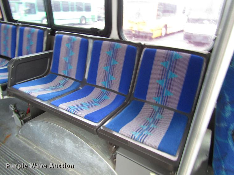 image for item DF7835 2001 Orion shuttle bus