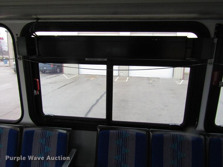 image for item DF7835 2001 Orion shuttle bus