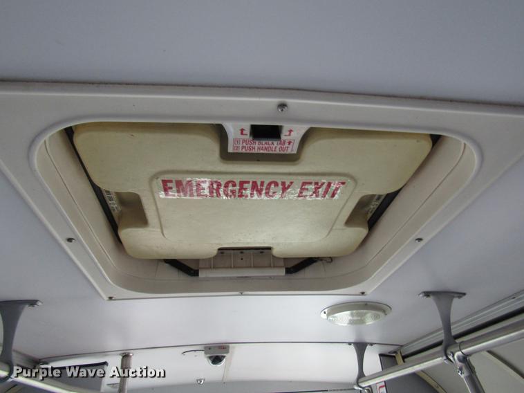 image for item DF7835 2001 Orion shuttle bus