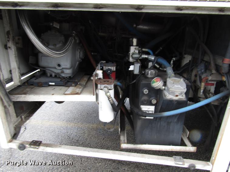 image for item DF7835 2001 Orion shuttle bus