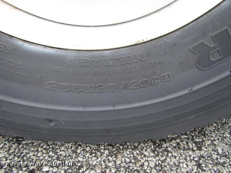 image for item DF7835 2001 Orion shuttle bus