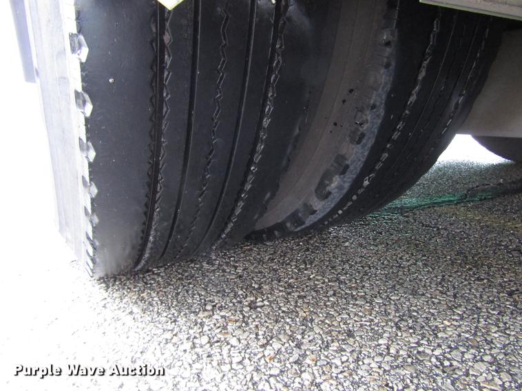 image for item DF7835 2001 Orion shuttle bus