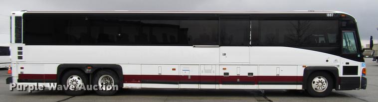 image for item DF7836 2010 MCI D4505 coach bus