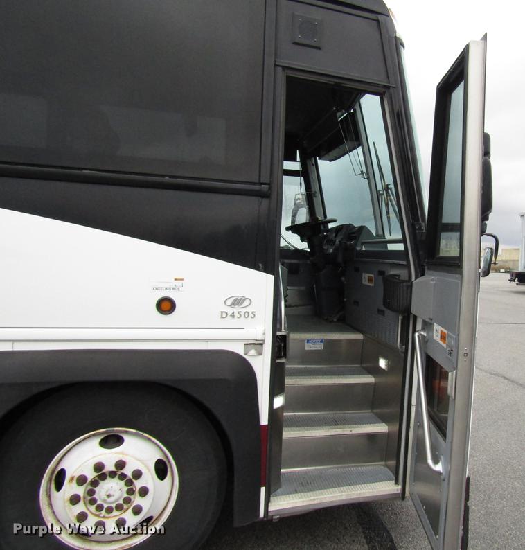 image for item DF7836 2010 MCI D4505 coach bus