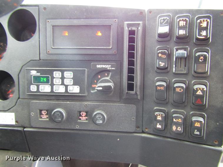 image for item DF7836 2010 MCI D4505 coach bus