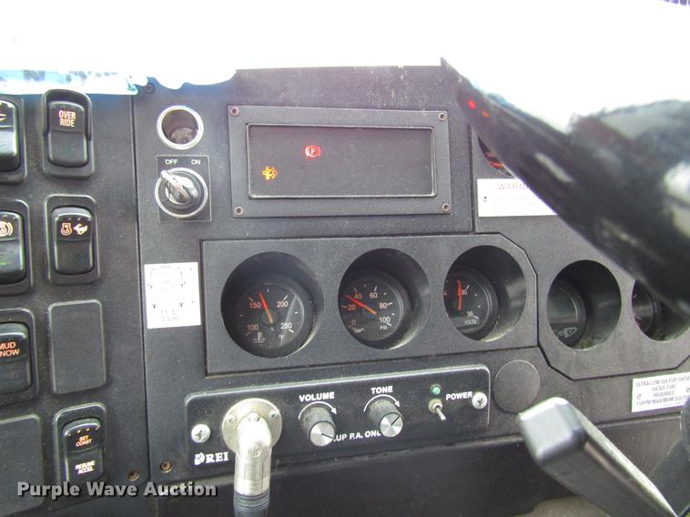 image for item DF7836 2010 MCI D4505 coach bus