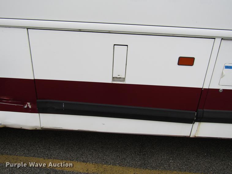 image for item DF7836 2010 MCI D4505 coach bus