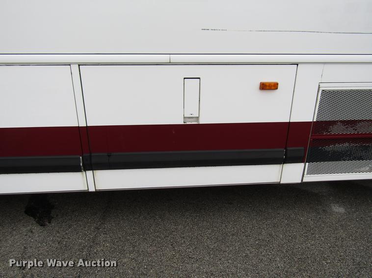 image for item DF7836 2010 MCI D4505 coach bus