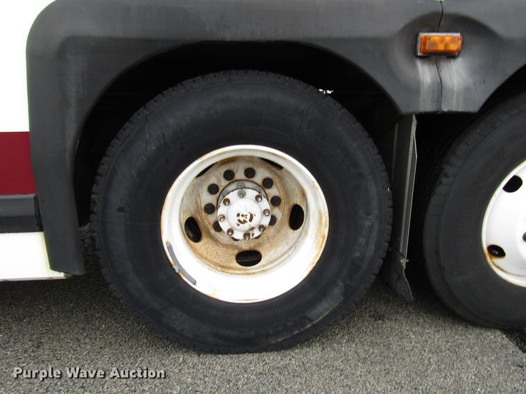 image for item DF7836 2010 MCI D4505 coach bus