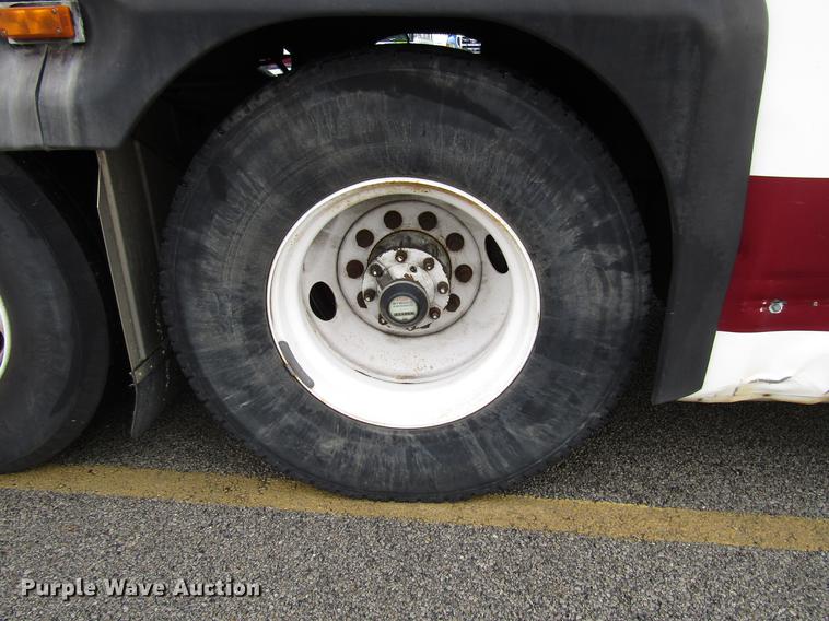 image for item DF7836 2010 MCI D4505 coach bus