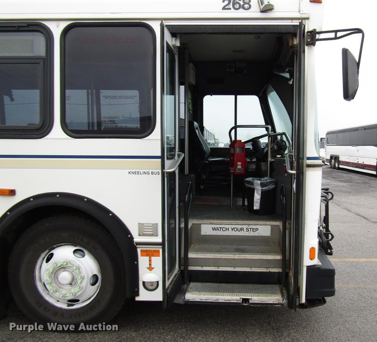 image for item DF7837 2001 Orion shuttle bus
