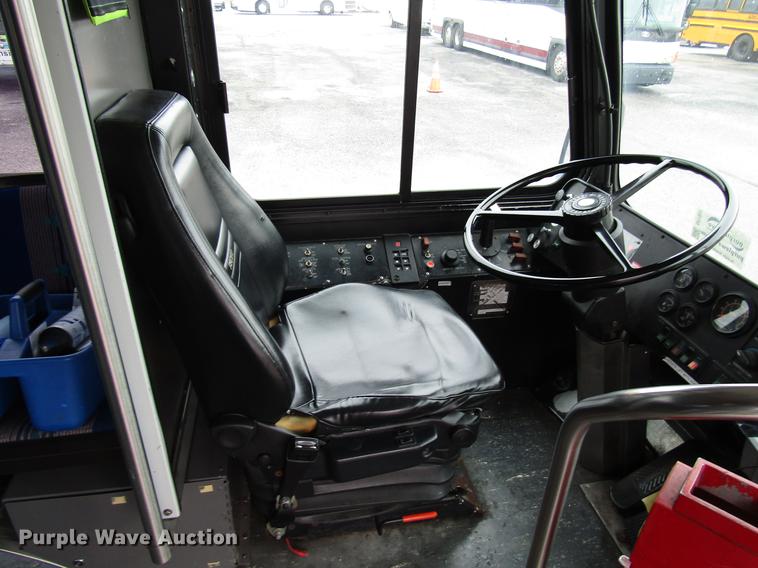 image for item DF7837 2001 Orion shuttle bus