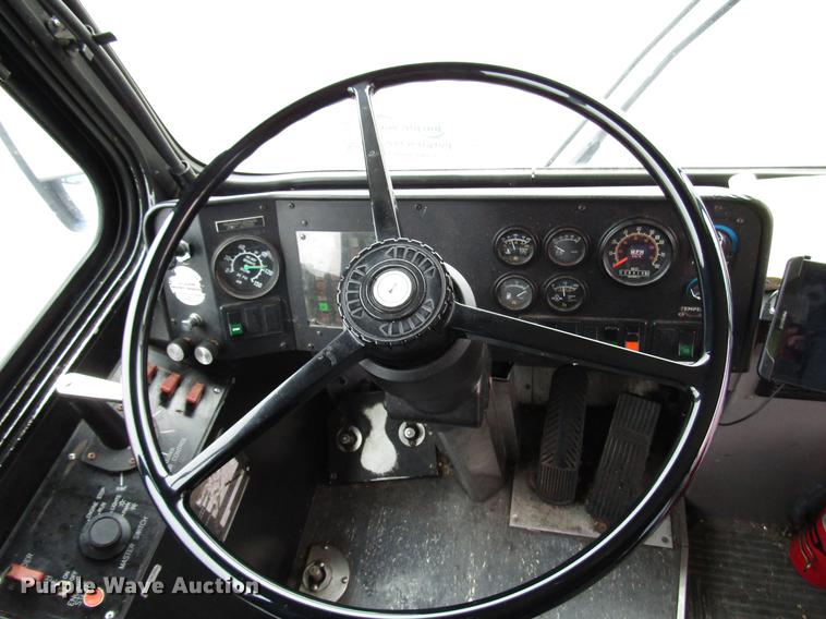 image for item DF7837 2001 Orion shuttle bus