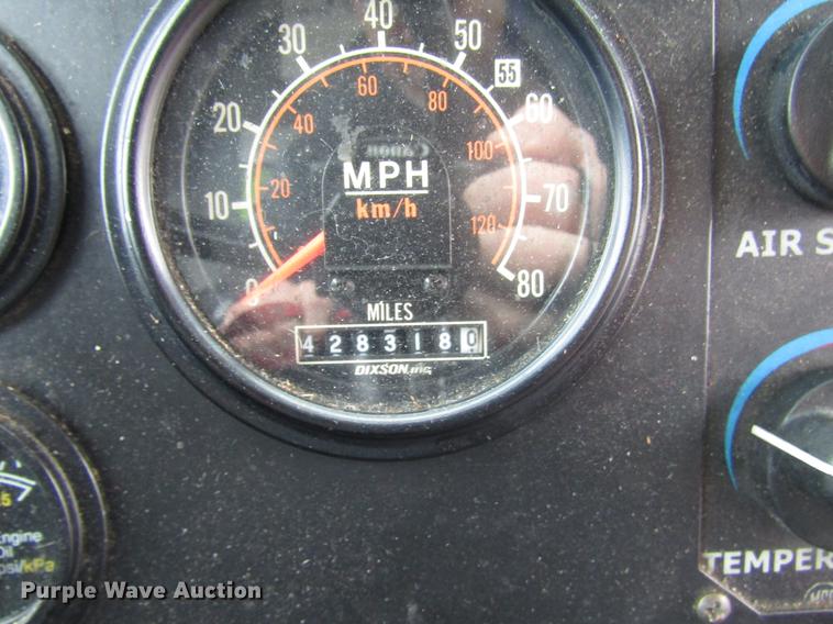 image for item DF7837 2001 Orion shuttle bus