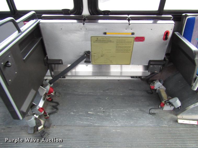 image for item DF7837 2001 Orion shuttle bus