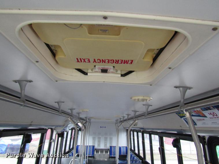 image for item DF7837 2001 Orion shuttle bus