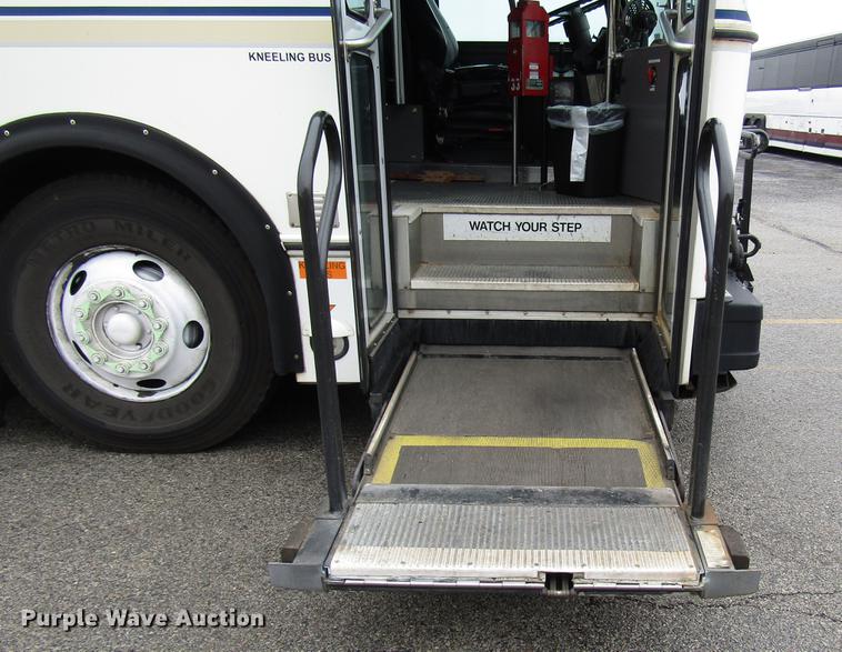 image for item DF7837 2001 Orion shuttle bus