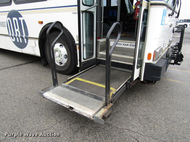 image for item DF7837 2001 Orion shuttle bus