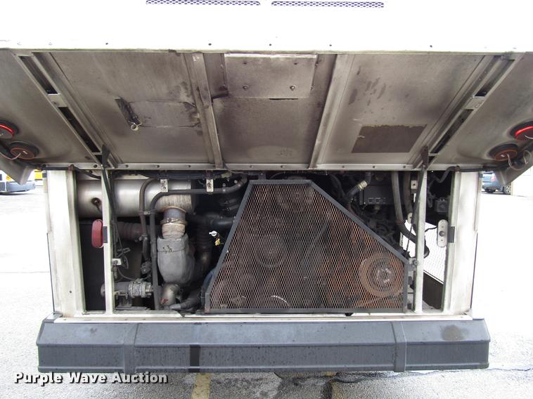 image for item DF7837 2001 Orion shuttle bus