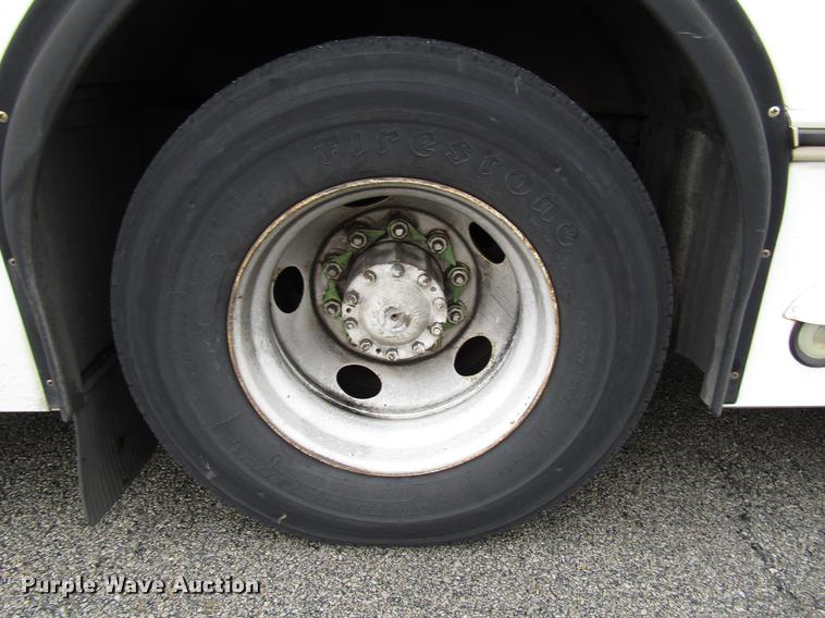 image for item DF7837 2001 Orion shuttle bus